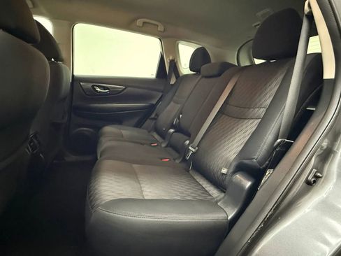 Used 2018 Nissan Rogue SV FWD image 17