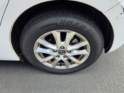 Used 2015 MAZDA MAZDA3 i Touring w/ Technology Package image 9