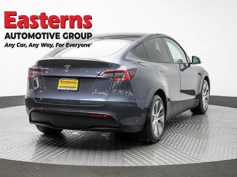 Used 2021 Tesla Model Y Long Range AWD/4WD image 4