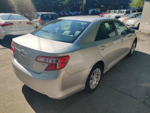 Used 2014 Toyota Camry LE FWD image 6