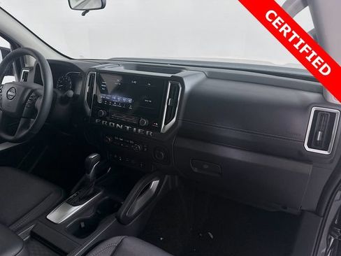 Used 2025 Nissan Frontier SV w/ SV Convenience Package RWD image 28