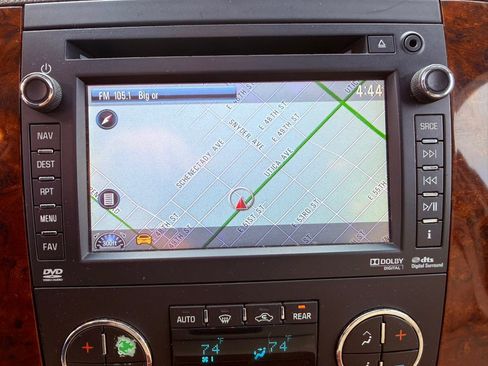 Used 2014 Chevrolet Tahoe LTZ image 18