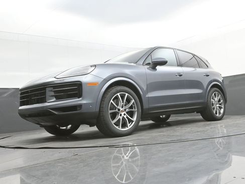 New 2026 Porsche Cayenne image 35