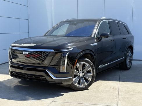 Used 2026 Cadillac Vistiq Luxury AWD/4WD image 2
