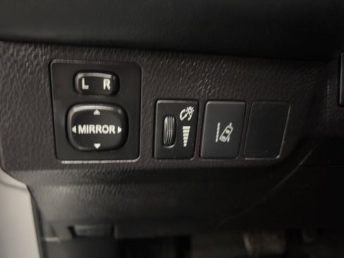 Used 2018 Toyota RAV4 XLE image 11