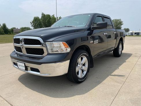 Used 2018 RAM 1500 Classic SLT image 2