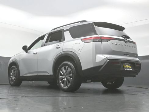 Used 2025 Nissan Pathfinder SV AWD/4WD image 39