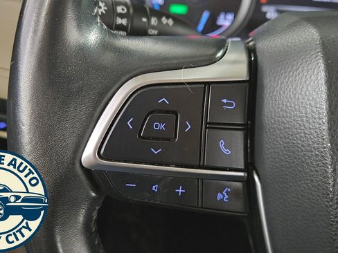 Used 2021 Toyota Highlander XLE image 15