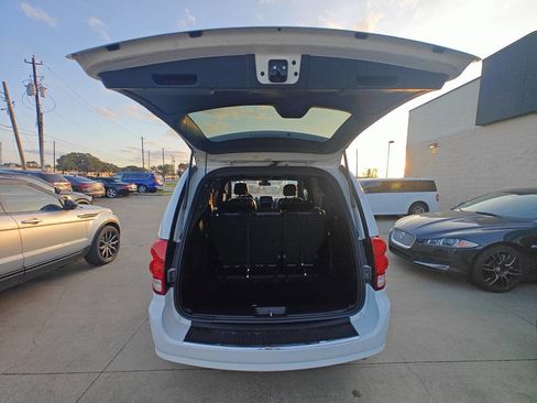 Used 2019 Dodge Grand Caravan GT FWD image 12