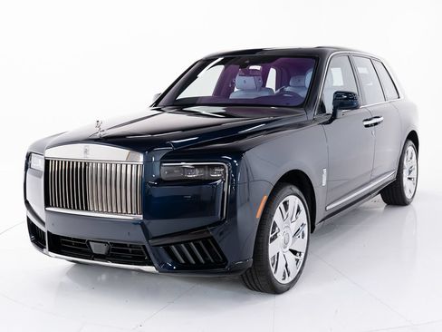 New 2026 Rolls-Royce Cullinan AWD/4WD image 1