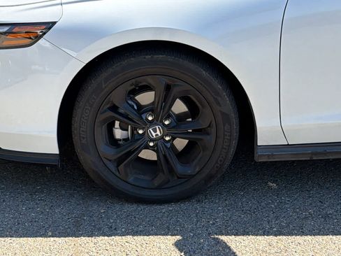 Used 2025 Honda Accord SE image 9