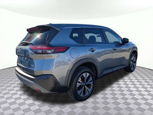 Used 2023 Nissan Rogue SV image 3