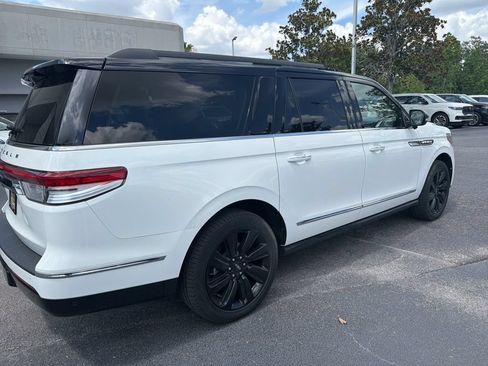 Used 2022 Lincoln Navigator L Black Label AWD/4WD image 2