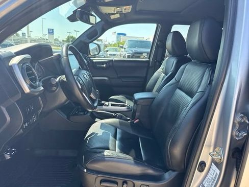 Certified 2020 Toyota Tacoma Limited AWD/4WD image 8