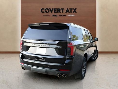 Used 2025 Chevrolet Suburban Z71 image 5