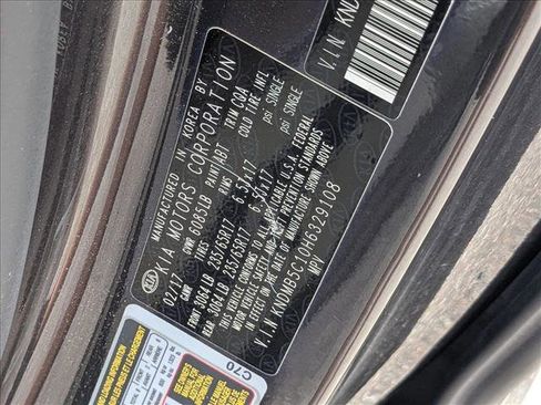 Used 2017 Kia Sedona LX w/ LX Essentials Premium Package FWD image 15