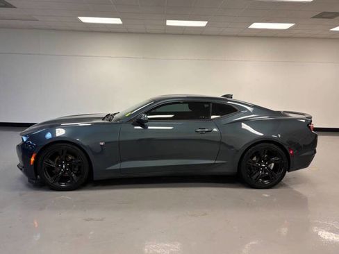 Used 2019 Chevrolet Camaro LT w/ RS Package image 5