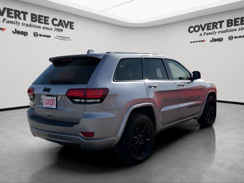 Used 2019 Jeep Grand Cherokee Altitude image 9