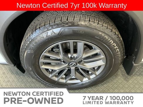 Used 2025 Nissan Rogue S FWD image 37
