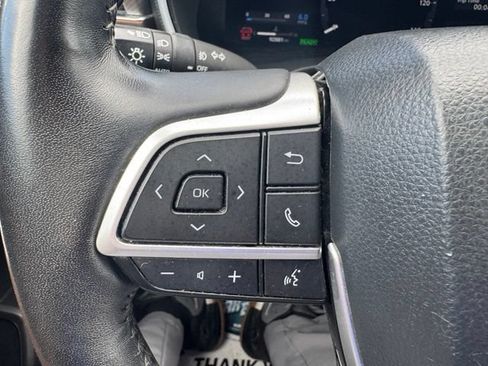 Used 2023 Toyota Highlander Platinum AWD/4WD image 30
