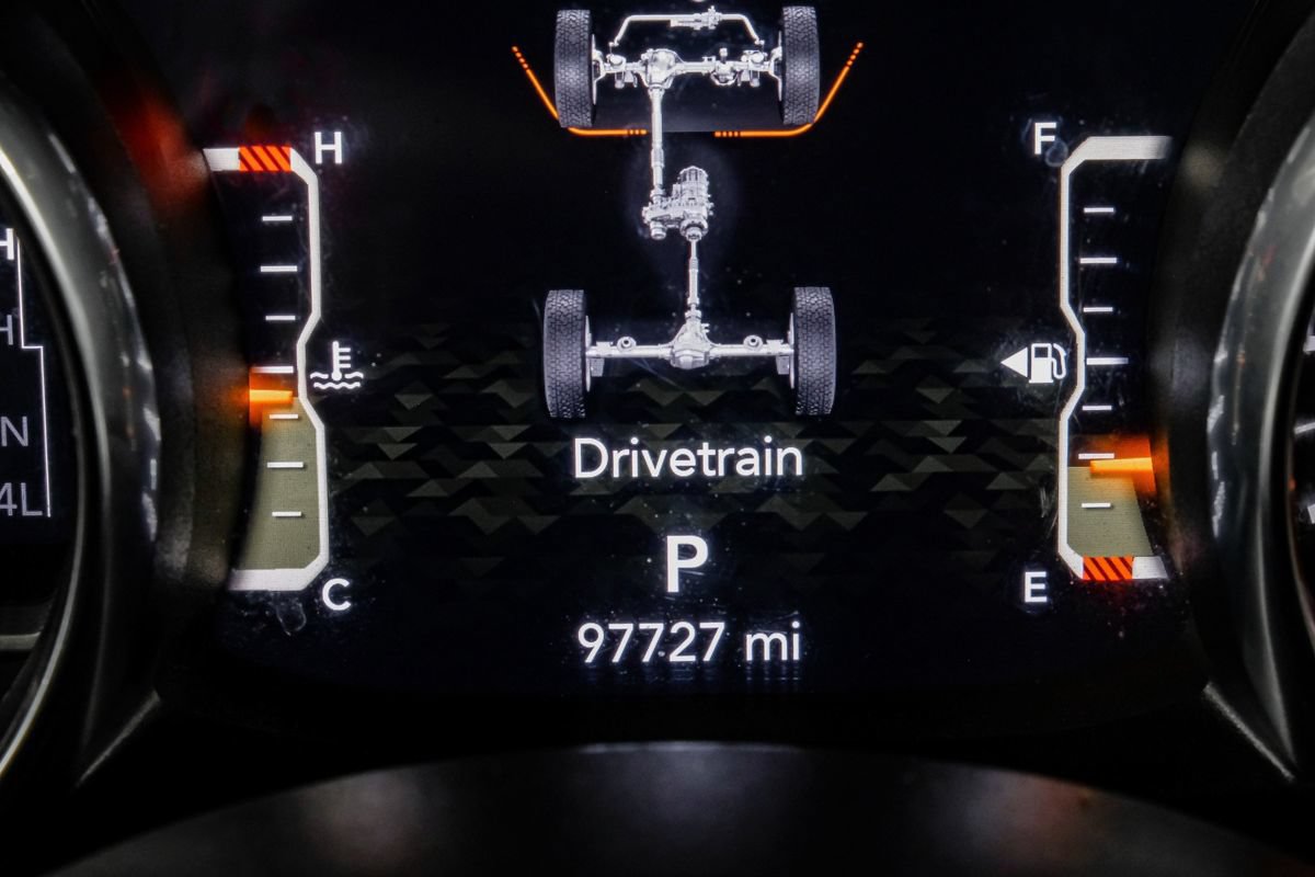 Used 2018 Jeep Wrangler Unlimited Sahara AWD/4WD image 20