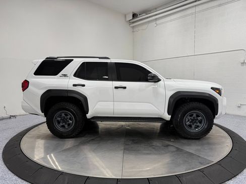 Used 2025 Toyota 4Runner TRD Off-Road image 8