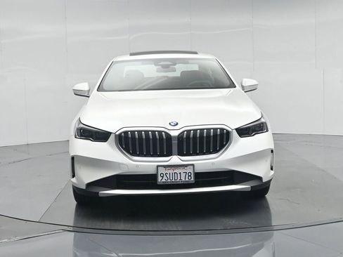 Used 2025 BMW 530i xDrive w/ Premium Package image 27