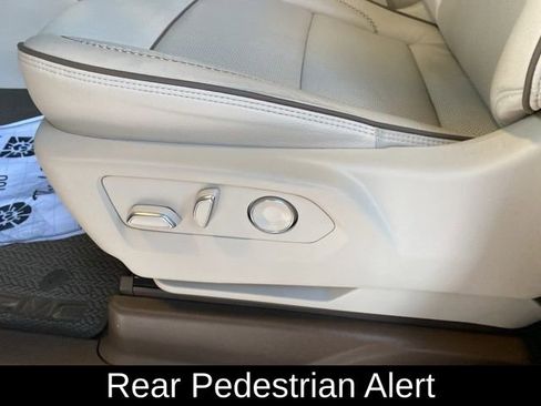 Used 2024 GMC Yukon Denali image 31