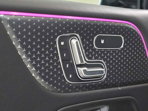 Certified 2025 Mercedes-Benz GLB 250 4MATIC image 23