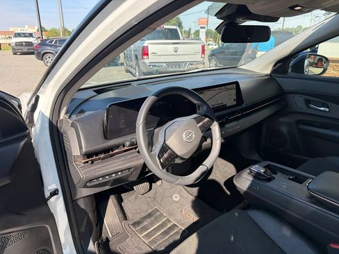 Used 2023 Nissan Ariya FWD image 3
