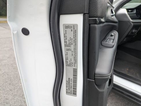 Used 2024 Jeep Grand Cherokee L Laredo image 32