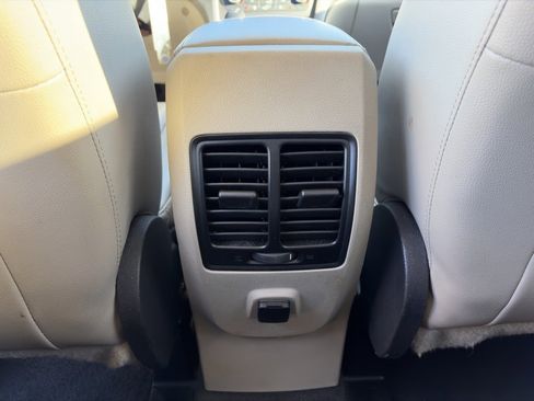 Used 2018 Ford Escape SEL image 11