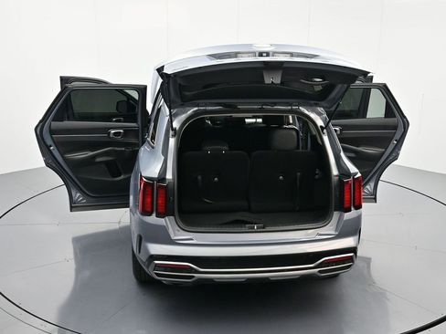 Used 2021 Kia Sorento S image 45