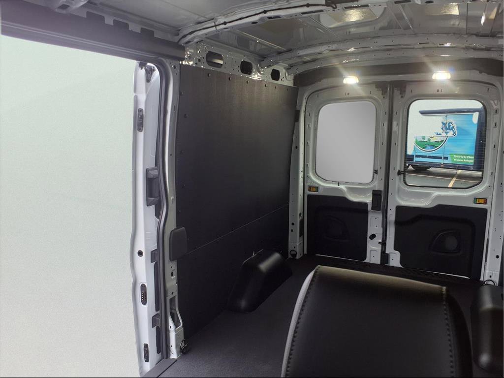 New 2026 Ford Transit 250 148 Medium Roof w/ Load Area Protection Package RWD image 19