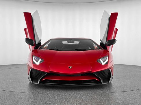 Used 2016 Lamborghini Aventador LP 750-4 Superveloce image 10