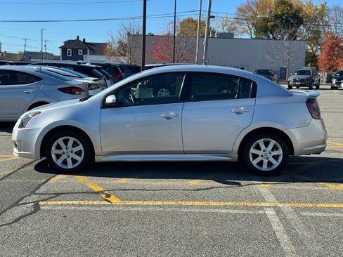 Used 2012 Nissan Sentra 2.0 SR image 2