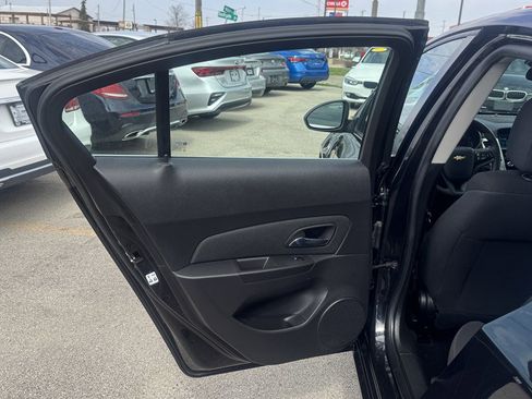 Used 2016 Chevrolet Cruze LT image 20