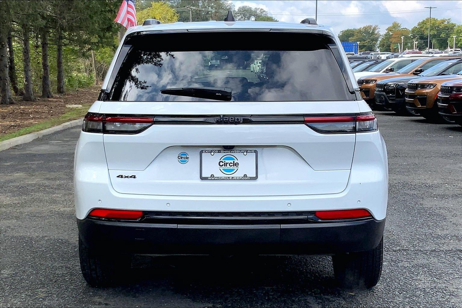 Certified 2024 Jeep Grand Cherokee Altitude AWD/4WD image 4