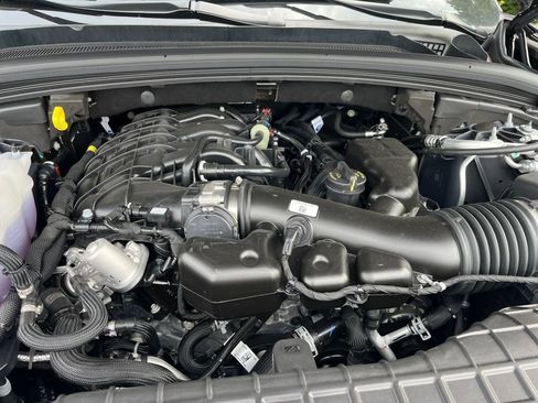 New 2025 Jeep Grand Cherokee Altitude image 28