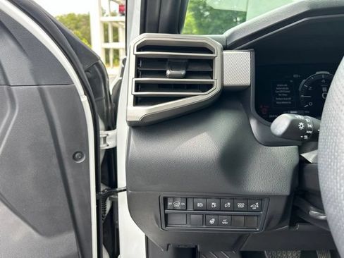 Used 2025 Toyota Sequoia Limited AWD/4WD image 30