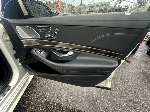 Used 2016 Mercedes-Benz S 550 4MATIC Sedan w/ Sport Package image 19