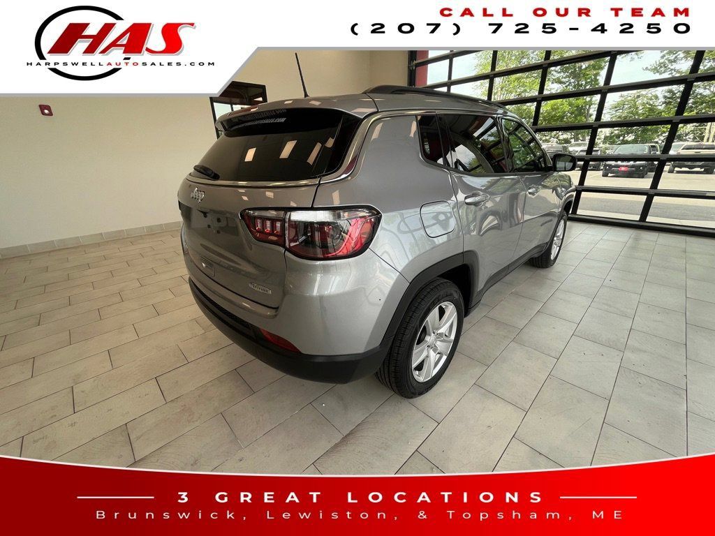 Used 2022 Jeep Compass Latitude AWD/4WD image 6