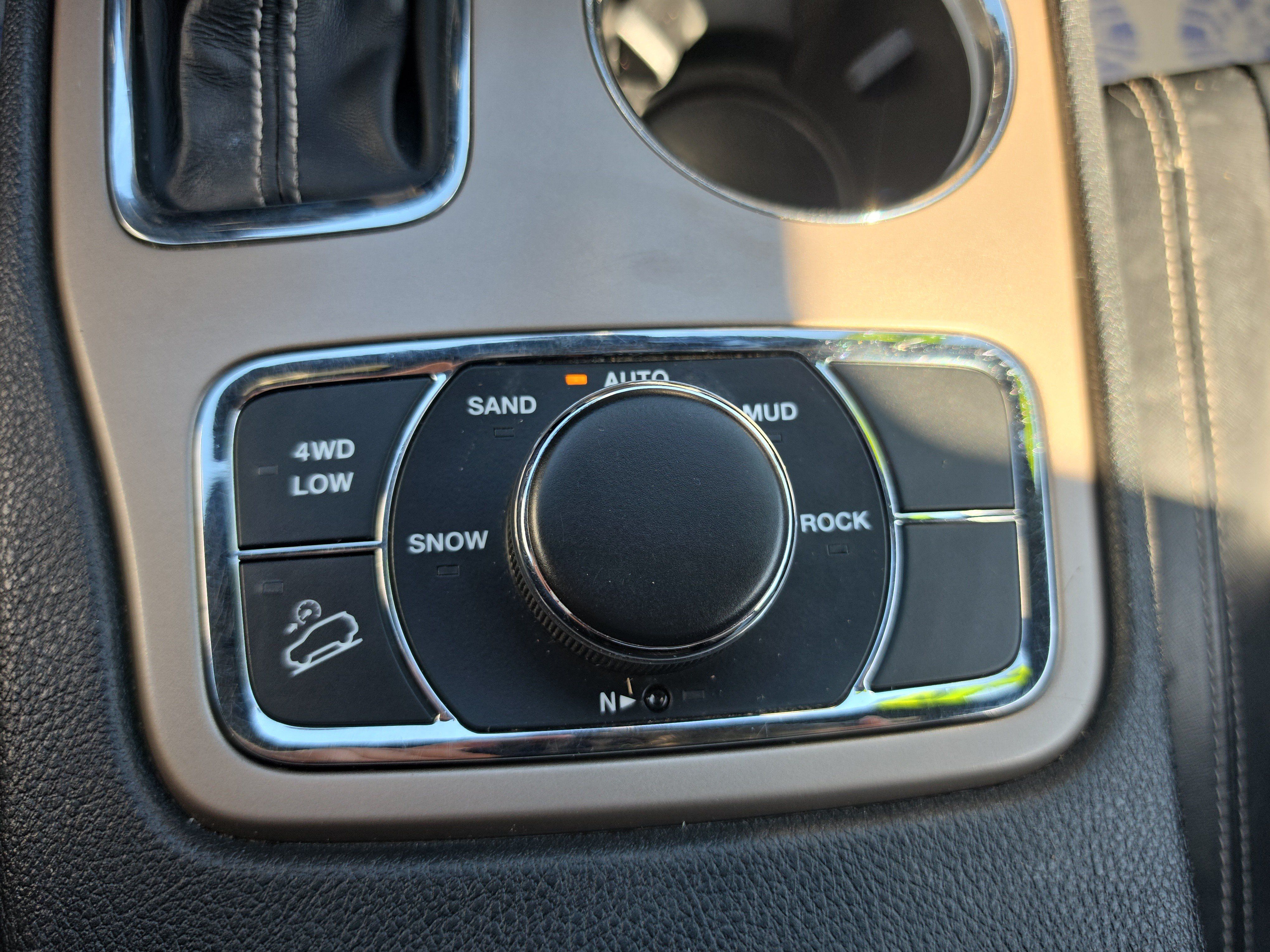 Used 2017 Jeep Grand Cherokee Limited AWD/4WD image 27