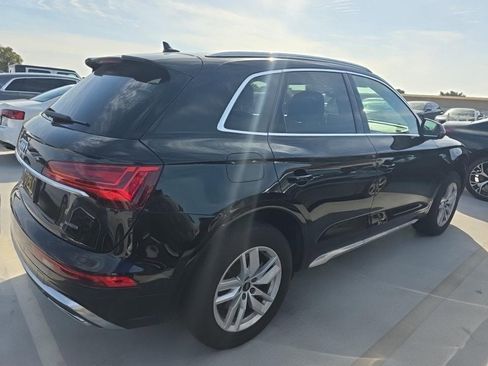 Used 2023 Audi Q5 2.0T Premium w/ Convenience Package image 3