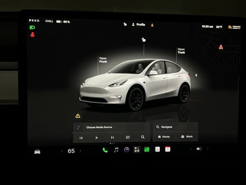 Used 2024 Tesla Model Y Performance AWD/4WD image 23