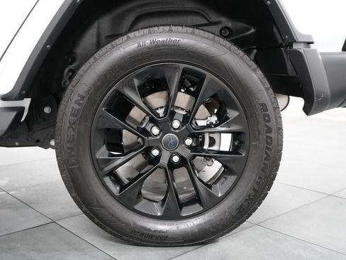 Used 2025 Jeep Wrangler Unlimited Sahara AWD/4WD image 30
