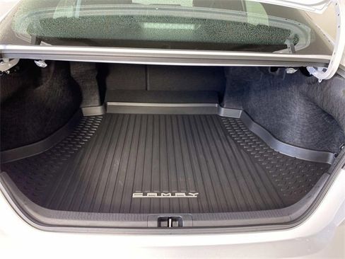 Used 2026 Toyota Camry SE w/ Convenience Package image 8