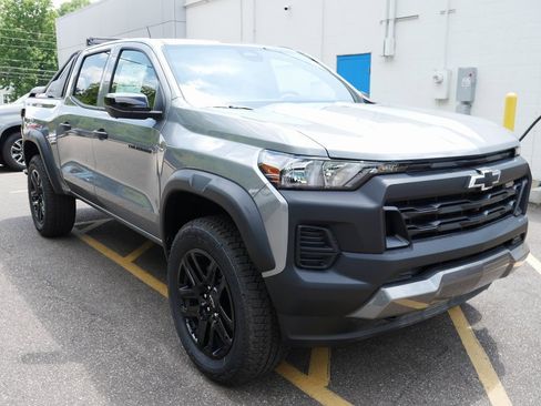 New 2025 Chevrolet Colorado Trail Boss w/ Midnight Edition image 2