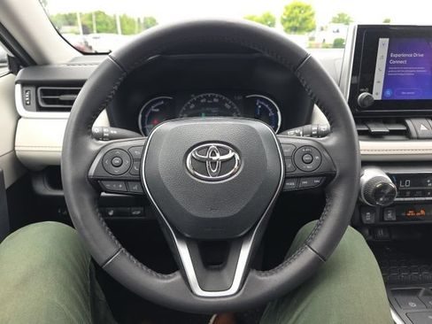 Used 2024 Toyota RAV4 XLE w/ Convenience Package AWD/4WD image 13