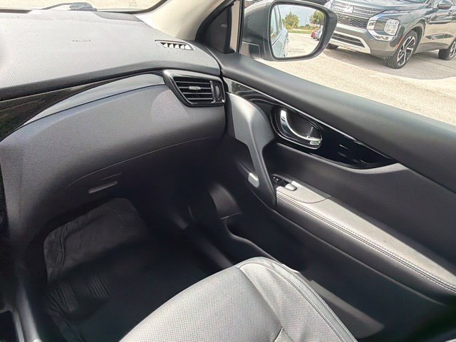 Used 2022 Nissan Rogue Sport SL FWD image 20